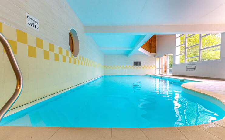 slider-04_lac-de-panthier-piscine-interieure-85061594_0.jpg